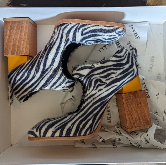 A.W.A.K.E MODE SHOES - Picture 6 of 6